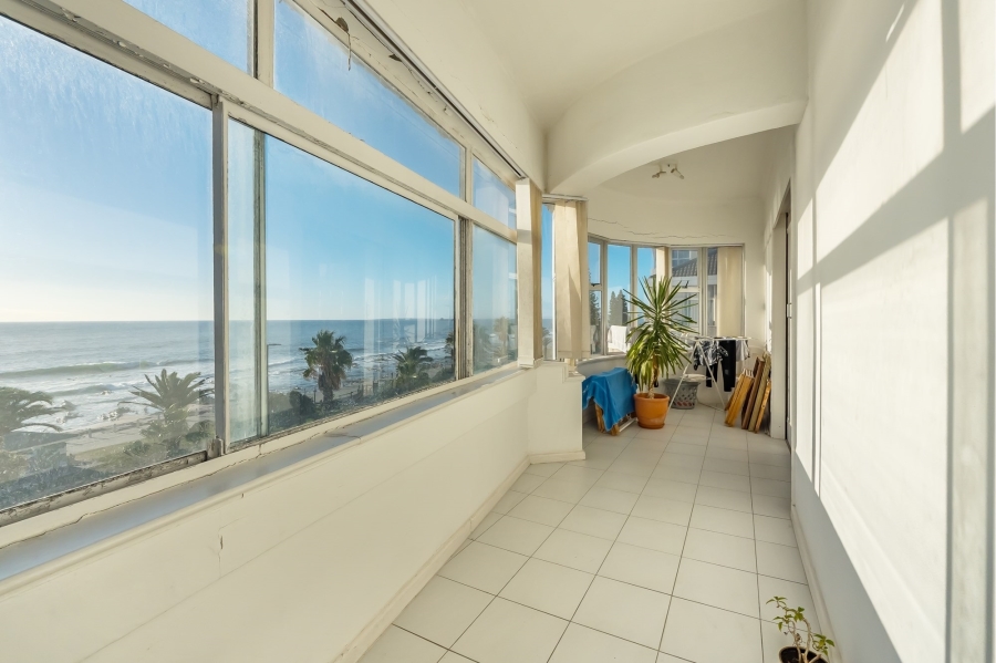 3 Bedroom Property for Sale in Sea Point Western Cape
